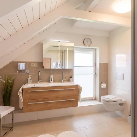 Ostseecharme Mit Sauna U Garten הייליגנהאפן